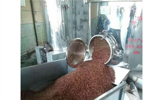 雅大側(cè)開口不銹鋼白酒蒸餾設(shè)備——出糧、出糟