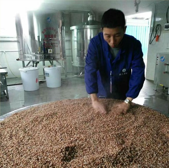 白酒生產(chǎn)設(shè)備|自釀白酒用什么原料好？