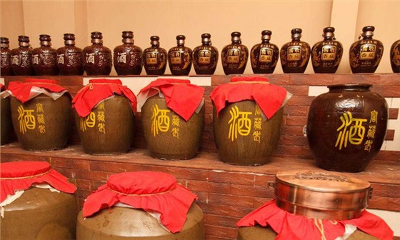 備戰(zhàn)2018春節(jié)白酒銷售旺季，怎么少得了純糧定制酒