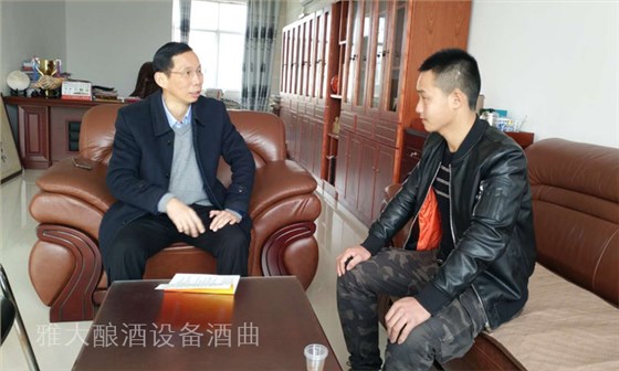 月純利潤4萬元的帥小伙為何選擇雅大白酒生產(chǎn)設(shè)備？