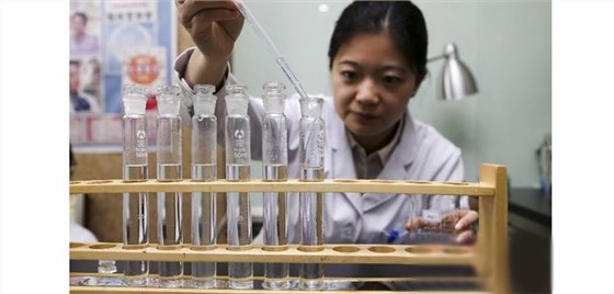 蒸汽釀酒設(shè)備釀的酒苦分前、中、后苦，不是加除苦劑那么簡(jiǎn)單