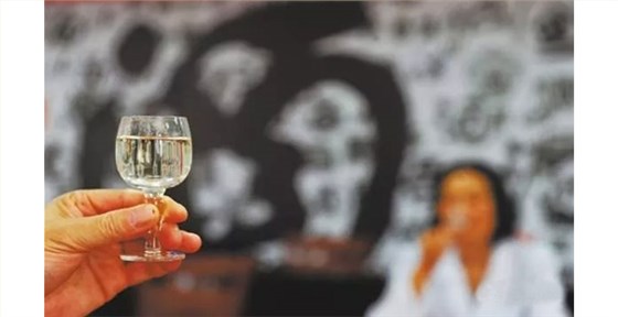 不銹鋼釀酒設(shè)備釀制的白酒陳釀過(guò)程中發(fā)生了什么讓白酒口感變好 1