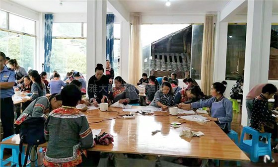 土灶日釀240斤酒要3個(gè)人工，可換上這款糧食釀酒設(shè)備后……-03