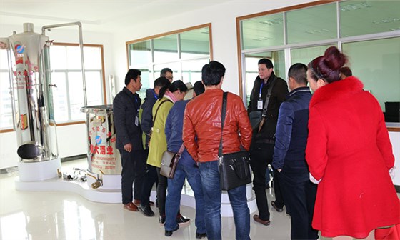 帶您了解學員在雅大釀酒設(shè)備廠家的每一個瞬間，有圖有真相！-01-安裝課