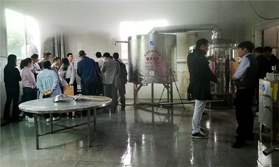 帶您了解學員在雅大釀酒設(shè)備廠家的每一個瞬間，有圖有真相！-03-酒廠安裝課
