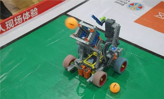 22-“永州新名片”走向世界！雅大有幸受邀參加首屆機(jī)器人大賽！投籃機(jī)器人3