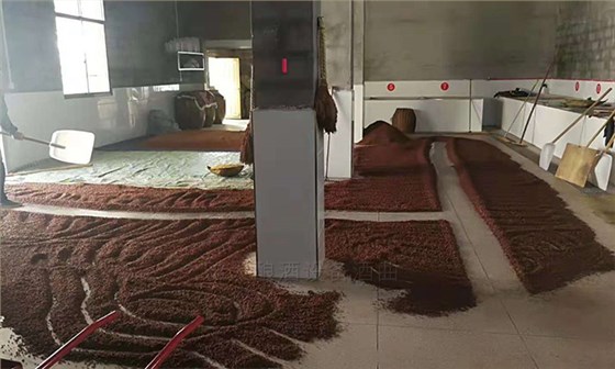 饒總用專業(yè)釀酒設(shè)備做洞藏酒，半年后洞天醇成為當(dāng)?shù)卣信坡糜尉包c-08