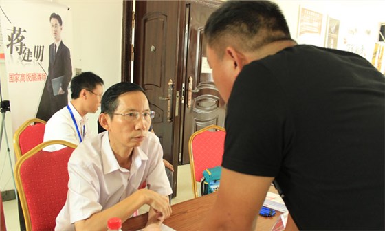 草根人士如何實(shí)現(xiàn)釀酒夢(mèng)？讓這款小型白酒釀酒設(shè)備來幫忙！-05