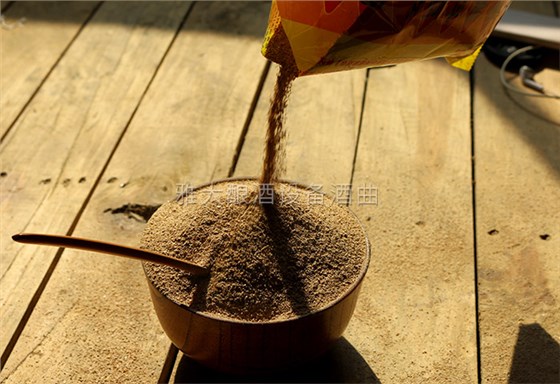 酒曲在釀酒發(fā)酵中到底扮演著什么角色？-02