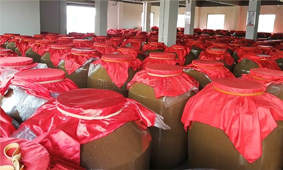 釀酒新設(shè)備釀制古法固態(tài)純糧酒的6大步驟，你清楚嗎？-06-雅大存酒車間
