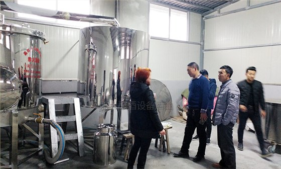 40噸拐棗急需發(fā)酵怎么辦？雅大電加熱釀酒設(shè)備蔣老師上門指導(dǎo)！-08