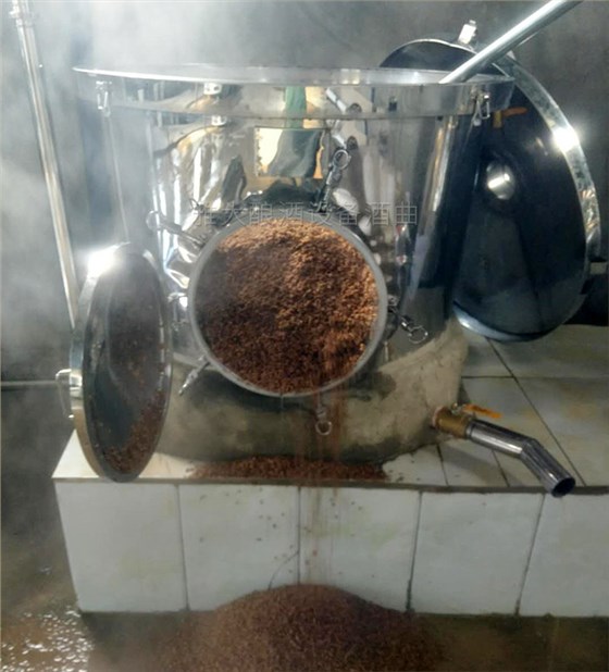 做酒設(shè)備釀造五糧酒的5個(gè)小妖精，到底有什么特有之處？-02-高粱