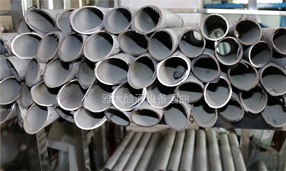 注意??！2019這6大因素將影響釀酒設(shè)備價(jià)格-01-304級(jí)品級(jí)不銹鋼設(shè)備