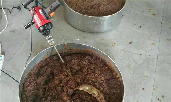 “棗木杠”聞名全國，那做棗酒的全套釀酒設(shè)備價格貴不貴？-03紅棗粉碎