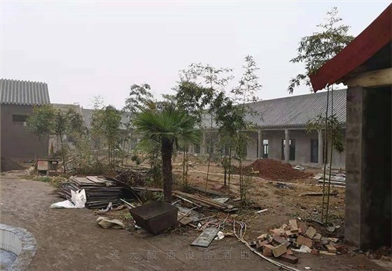 從事白酒行業(yè)10年的李總，為何要一次選購(gòu)5套雅大大型釀酒設(shè)備？-02設(shè)備廠(chǎng)房1