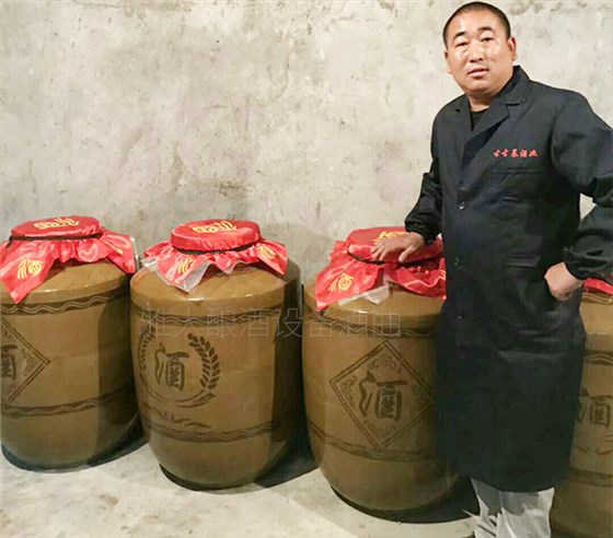 ▲好酒需要時間陳，雅大客戶與他的窖藏酒