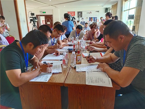 11.8山東類總：在家用小型燒酒設備做酒1年，不如來雅大學習3天