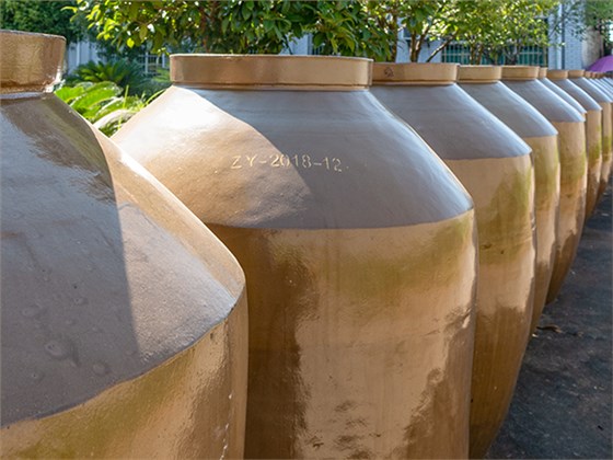 做酒設(shè)備釀酒10年的老師傅告訴你，酒壇這樣洗存的酒才香 5