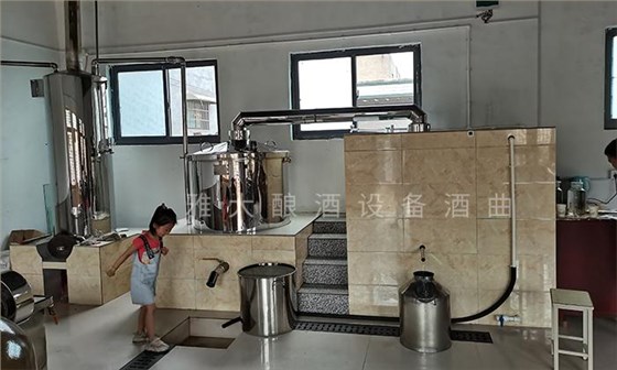 開啟“種酒”全新白酒營(yíng)銷模式，打造小型酒廠釀酒設(shè)備特色純糧窖藏酒坊！ 3