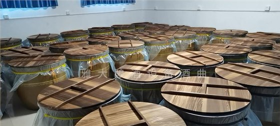 開啟“種酒”全新白酒營(yíng)銷模式，打造小型酒廠釀酒設(shè)備特色純糧窖藏酒坊！ 4