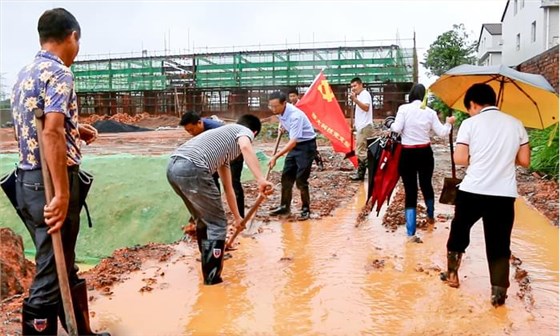 雅大二期內(nèi)澇搶險現(xiàn)場 雅大二期內(nèi)澇搶險現(xiàn)場