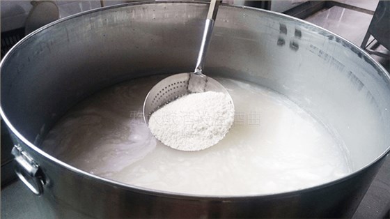 大米釀酒技術(shù)-泡糧1