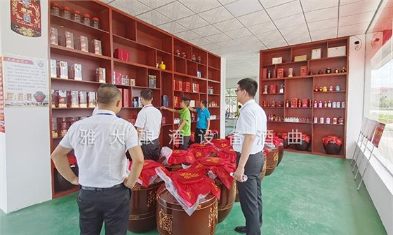 小酒坊燒酒設(shè)備的純糧酒賣不過瓶裝勾兌酒？該放下你的偏見了！ 7