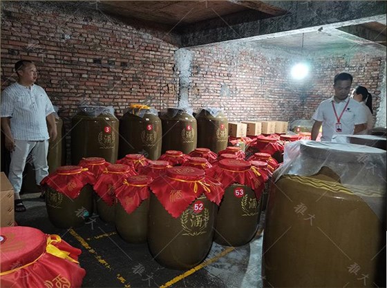 辭職返鄉(xiāng)建酒莊，年銷售額突破100萬 6