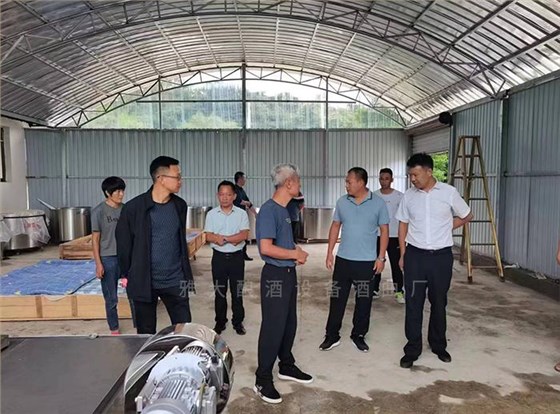 鎮(zhèn)康縣縣委領(lǐng)導(dǎo)，工信局長，鄉(xiāng)鎮(zhèn)領(lǐng)導(dǎo)等親臨現(xiàn)場指導(dǎo)