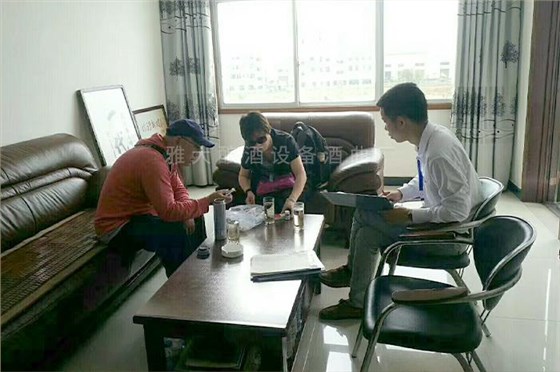 史總來雅大學(xué)習(xí)釀酒技術(shù)