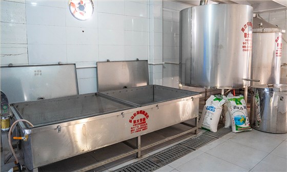 不加1滴香精，也能用小型釀酒設備釀出酒香濃郁的酒！ 3