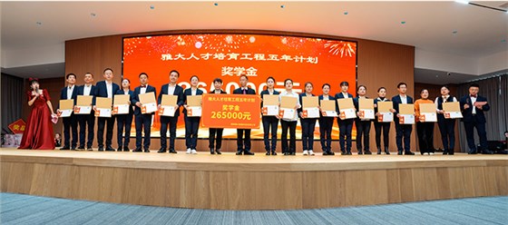 與春同行·悅享成長——雅大2025年“三八”婦女節(jié)慶?；顒?dòng)圓滿舉行3