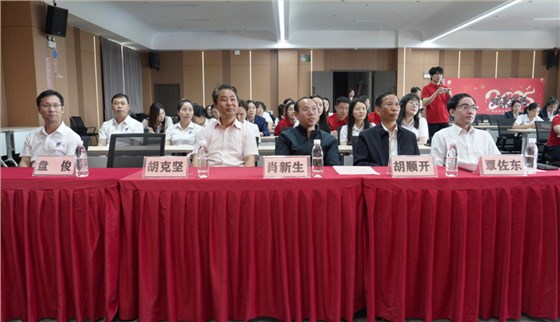 【共聚同心·共鑒新程】雅大與湖南科技學(xué)院聯(lián)合舉行實習(xí)實踐基地掛牌 3