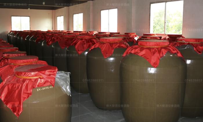 【白酒設(shè)備】年份酒、窖齡酒、老酒到底有什么區(qū)別？