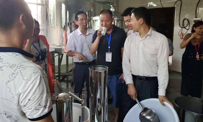 考察雅大釀酒設(shè)備，茶葉釀酒技術(shù)：04