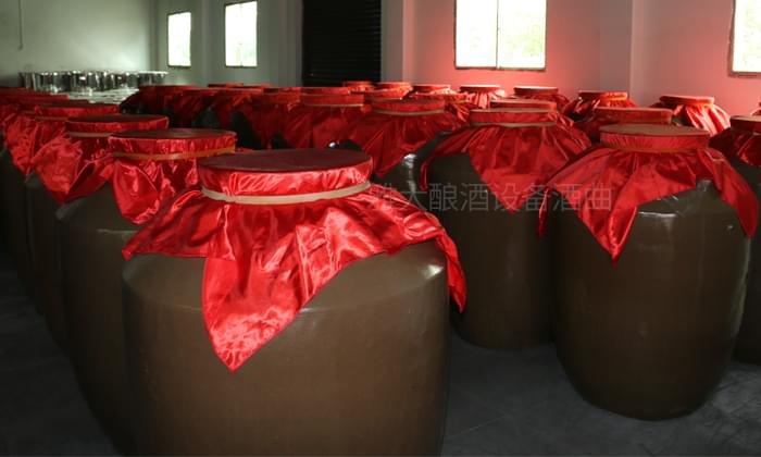 白酒加水降度在用白酒釀造設(shè)備接酒后進(jìn)行，還是出售前進(jìn)行？1