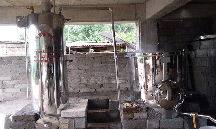 用糧食釀酒設(shè)備烤酒后的酒糟養(yǎng)豬，幫郭光林節(jié)約成本30%！-06