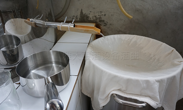 傳統(tǒng)釀酒設(shè)備釀酒小妙招：黃酒為什么變酸，怎么防止變酸？-04