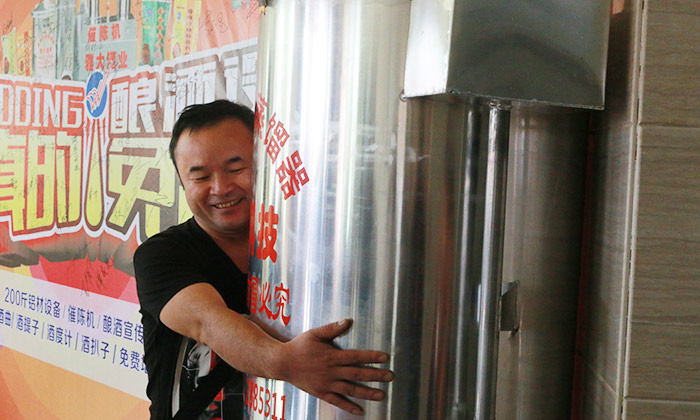 雅大優(yōu)惠活動持續(xù)升溫，恭喜潘總抽中200斤糧食釀酒設備1套-08