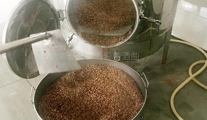 新型傳統(tǒng)糧食釀酒設(shè)備與木甑相比，有什么特有之處？-06