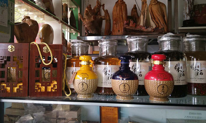 用雅大大型釀酒設(shè)備做薏米酒1年，日均營(yíng)業(yè)額達(dá)8000元的秘密-09－薏米酒案例