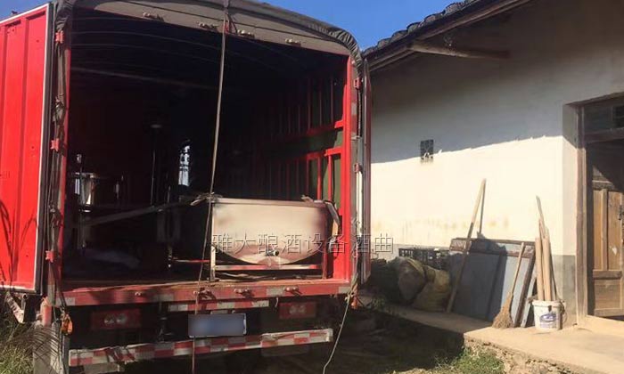 滯銷，長相難看的百香果，用蒸汽釀酒設(shè)備做酒再也不爛！-07