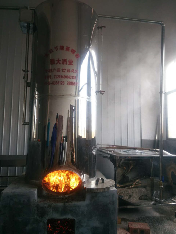 用糧食釀酒設(shè)備蒸餾液態(tài)白酒，如何去苦提香？-02-鍋爐-火侯