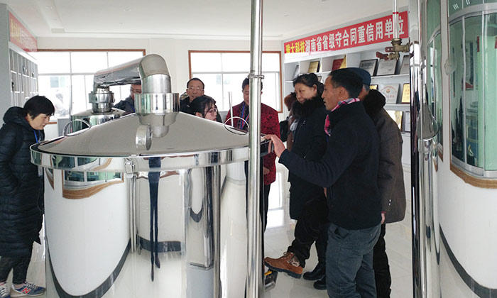 雅大純糧釀酒設備廠家專注釀酒20年