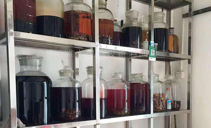 13-老中醫(yī)用雅大白酒釀造設(shè)備釀酒，將藥酒做出新花樣！桑葚酒5