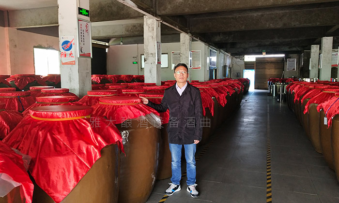 放棄瓶裝酒代理，改用雅大蒸汽釀酒設(shè)備現(xiàn)蒸現(xiàn)賣