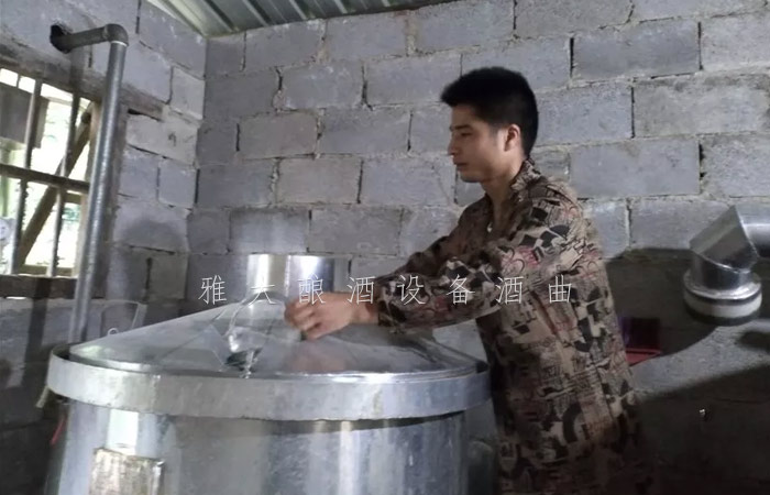 8.25-兵哥哥用雅大制酒設(shè)備釀出湄江招牌旅游產(chǎn)品，月凈賺3萬3