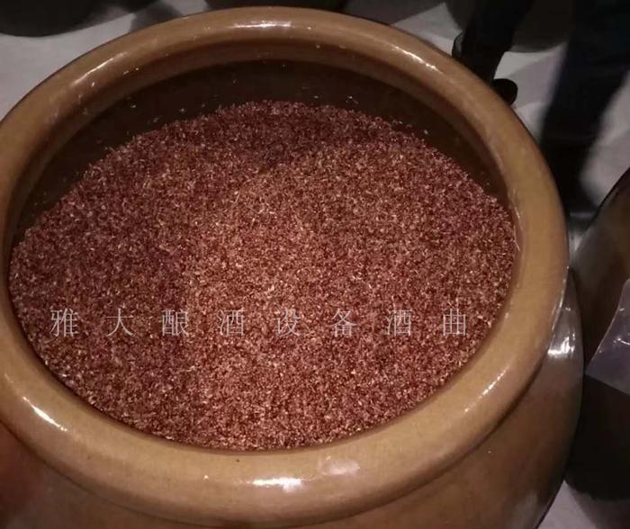 用蒸餾釀酒設(shè)備做固態(tài)高粱酒要加稻殼嗎，兩者口感有什么不同？ 3
