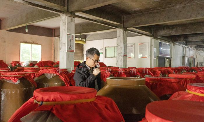 為什么越來越多的人用烤酒設(shè)備做窖藏酒，新酒與老酒差在哪？ 3