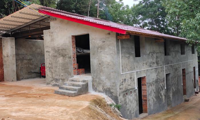 秋冬想開個(gè)大型釀酒設(shè)備酒坊，需要的配套設(shè)備有哪些？ 2